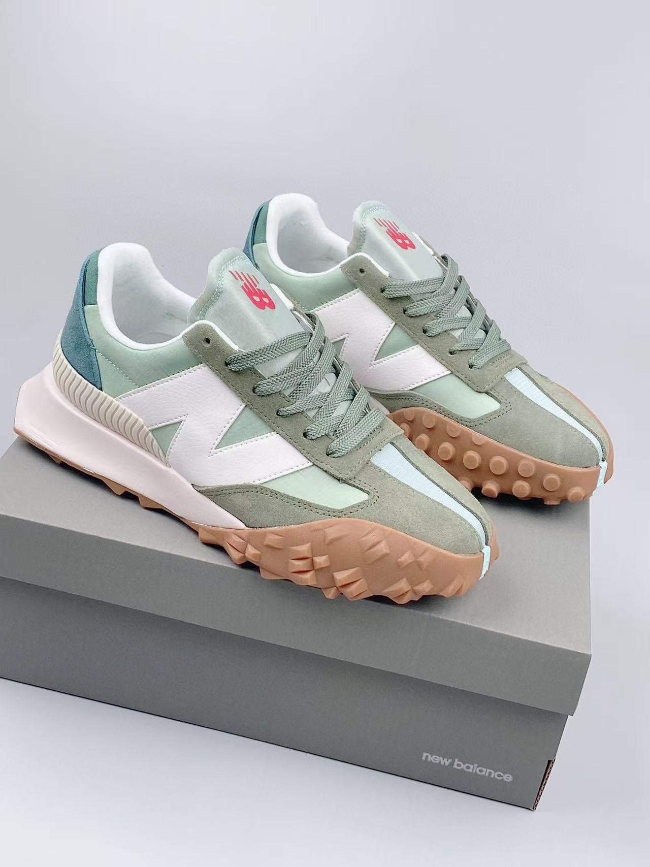 New Balance Sneakers - (Multicolor)