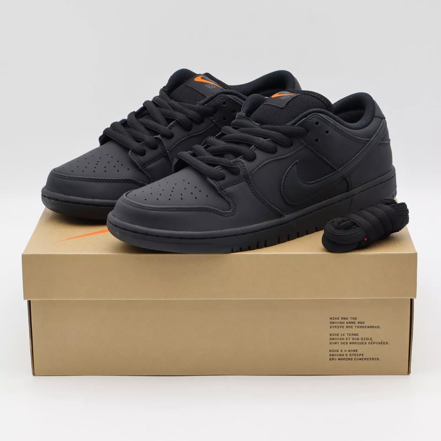 Nike SB Dunk Low Pro ISO Triple Black